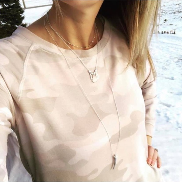 NWOT Stella & Dot Delicate Horn Necklace - silver - Picture 3 of 3